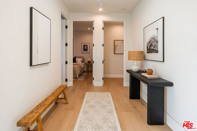 3076 Glenhurst Avenue, Los Angeles CA: https://media.crmls.org/mediaz/076c7028-24b4-441a-9b32-789c72d4d4e9.jpg