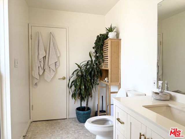 6000 Coldwater Canyon Avenue, 2 photo 5
