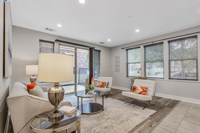 1380 Brookline Loop, Pleasanton CA: https://media.crmls.org/mediaz/076dabeb-cba8-4566-8c03-f007c6aa77a6.jpg
