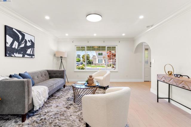 37807 Lobelia Dr, Newark CA: https://media.crmls.org/mediaz/076e345c-cd62-4f9e-a47c-d75576b79f51.jpg