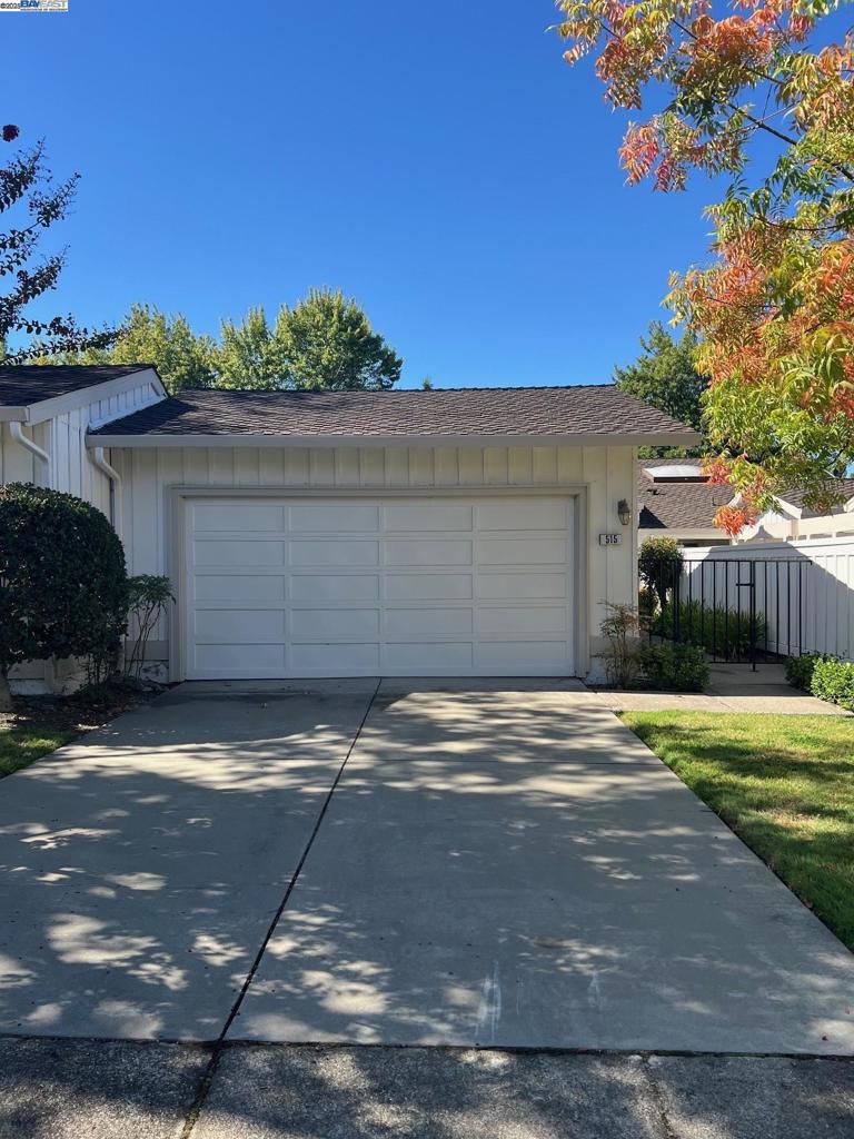 515 Rolling Hills Ln