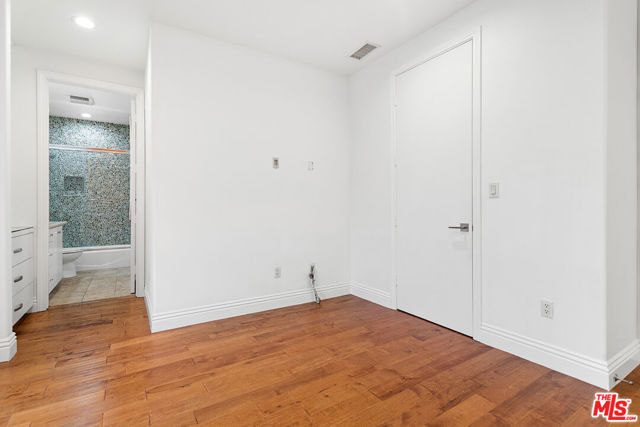 4510 Tyrone Avenue, Sherman Oaks CA: https://media.crmls.org/mediaz/076e5ea7-1ecc-40d1-80f6-9bac3e2a8505.jpg