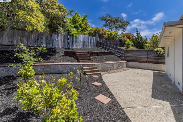6919 Wilson Way, El Cerrito CA: https://media.crmls.org/mediaz/076e7983-fc59-4256-aada-1bb4b0795d74.jpg