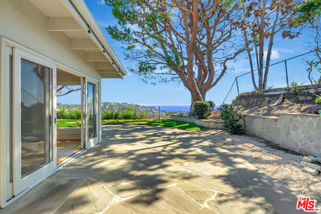 3444 Cloudcroft Drive, Malibu CA: https://media.crmls.org/mediaz/076f1fba-b4ba-4888-9ba4-1c4b9c7aa880.jpg