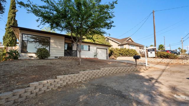 Detail Gallery Image 4 of 42 For 9318 Campo Rd, Spring Valley,  CA 91977 - 3 Beds | 2 Baths