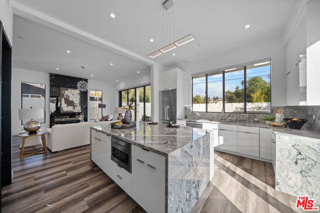 5812 Willis Avenue, Sherman Oaks CA: https://media.crmls.org/mediaz/076fa84a-eae1-4707-9d3c-6fb7fd5469f4.jpg