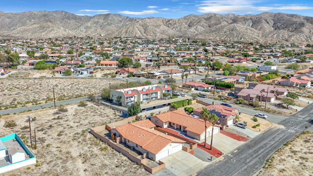 66550 San Diego Dr Drive, Desert Hot Springs CA: https://media.crmls.org/mediaz/07709983-d715-4453-8818-817e9938eb34.jpg