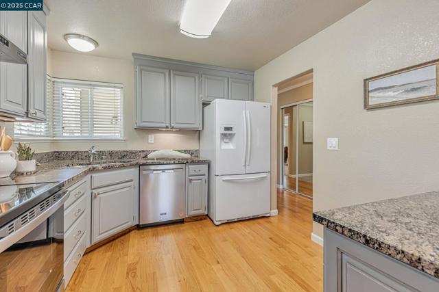 1806 Ridgeland Circle, Danville CA: https://media.crmls.org/mediaz/07709e96-500c-4d00-a234-1ec25bc343b4.jpg