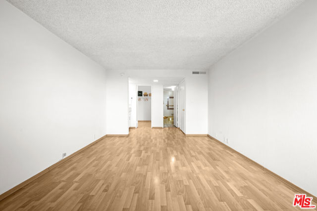10535 Wilshire Boulevard, Los Angeles CA: https://media.crmls.org/mediaz/0770d80c-1e2b-4bb5-bbb5-71975d902a84.jpg