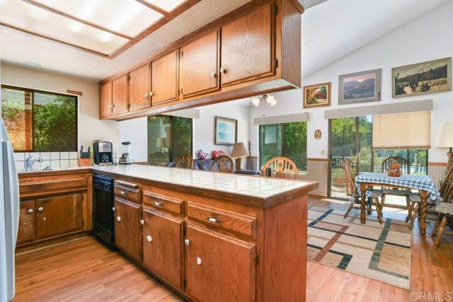 3096 Coral Tree Lane, Fallbrook CA: https://media.crmls.org/mediaz/077161ce-c619-432a-9377-85570b2fb95d.jpg