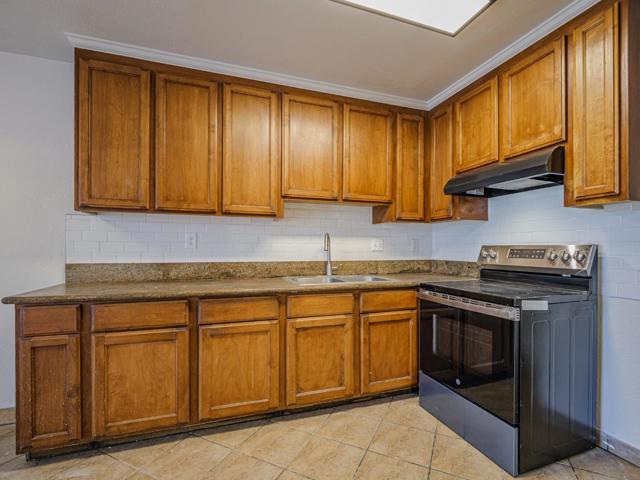 914 Acosta Plaza, Salinas CA: https://media.crmls.org/mediaz/0771ae69-98fc-4488-9b5a-2e05fb25e85b.jpg