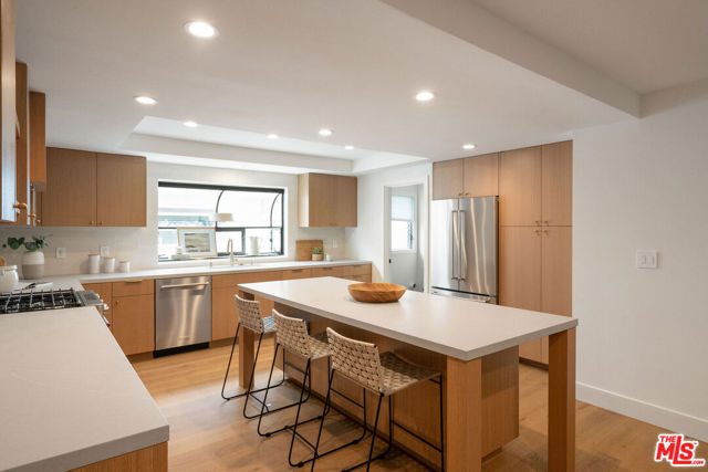 13245 Fiji Way, Marina del Rey CA: https://media.crmls.org/mediaz/0771c5e3-cc90-4bbe-8ca9-7f706dfd2043.jpg