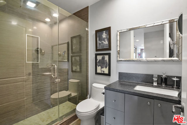 16123 W Sunset Boulevard, Pacific Palisades CA: https://media.crmls.org/mediaz/07721ca9-986c-413b-bcf1-720cc2b72152.jpg