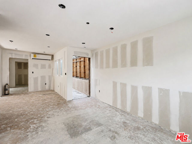 14426 Friar Street photo 25