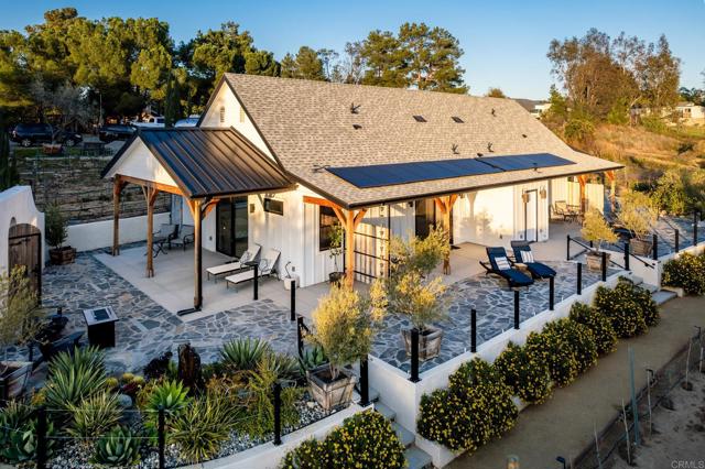 35715 Calle Nopal, Temecula CA: https://media.crmls.org/mediaz/077260e9-33d9-4135-a490-0bdc92cf784b.jpg