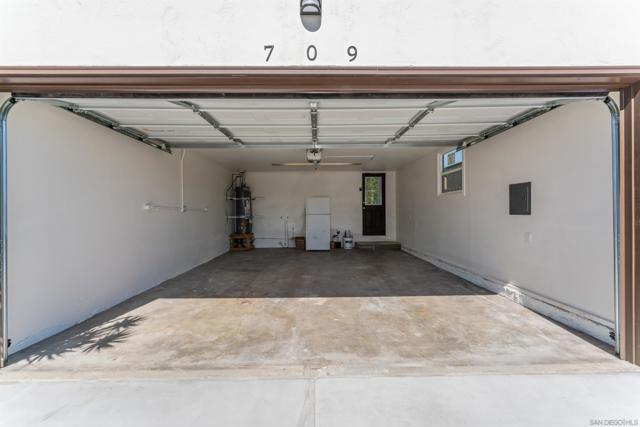 709 4th AVE, Chula Vista CA: https://media.crmls.org/mediaz/07734a72-5432-41b2-8c83-43afa7abe905.jpg