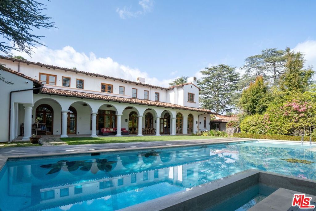 1005 Laurel Way, Beverly Hills, CA 90210