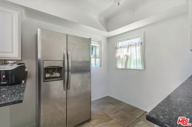 2901 W 85th Street, Inglewood CA: https://media.crmls.org/mediaz/07740225-cfff-4854-a90a-d7cb2eb88854.jpg