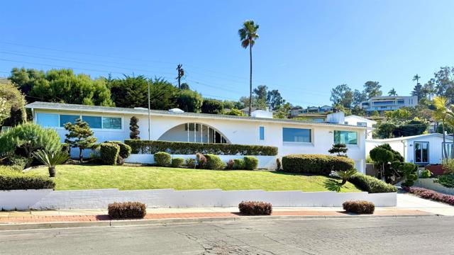 Detail Gallery Image 3 of 74 For 6611 Avenida De Las Pescas, La Jolla,  CA 92037 - 4 Beds | 3 Baths