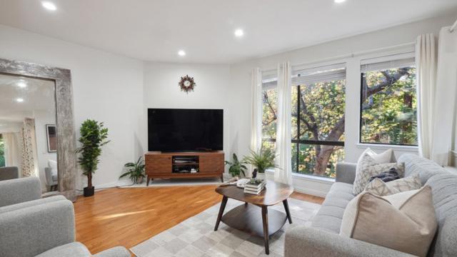 39029 Guardino Drive, Fremont CA: https://media.crmls.org/mediaz/07755ea1-70a0-434f-86e8-3bd58715a9b2.jpg