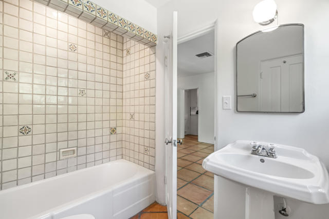 839 N Avenida Olivos, Palm Springs CA: https://media.crmls.org/mediaz/0775f1b7-69fb-47b2-89ba-c6be1bc8f0a7.jpg