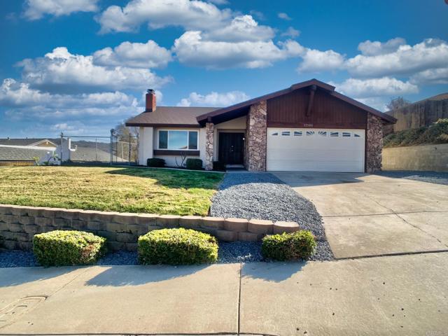 Detail Gallery Image 1 of 1 For 12503 Ridgeton Drive, Lakeside,  CA 92040 - 3 Beds | 2 Baths