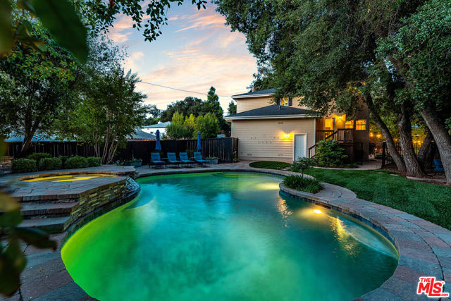 23040 Blue Bird Drive, Calabasas CA: https://media.crmls.org/mediaz/07765462-d4dc-4e99-b568-f983046a0bfa.jpg
