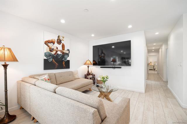 1215 17 Grand Ave, San Diego CA: https://media.crmls.org/mediaz/07768ac9-e0b0-4956-bbdf-35c451688ea2.jpg