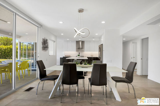 2566 S Calle Palo Fierro, Palm Springs CA: https://media.crmls.org/mediaz/07772144-ddd3-4ebf-ac63-994f07650517.jpg