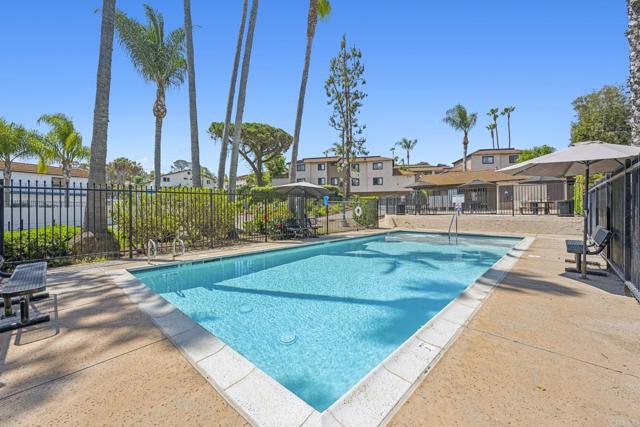 955 Postal Way, Vista CA: https://media.crmls.org/mediaz/07776f75-49ec-4e56-b9ab-2e8fa3446813.jpg