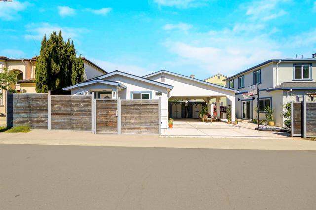3254 Keith Ave, Castro Valley CA: https://media.crmls.org/mediaz/07779a5b-f498-458a-bce1-34c853e45563.jpg