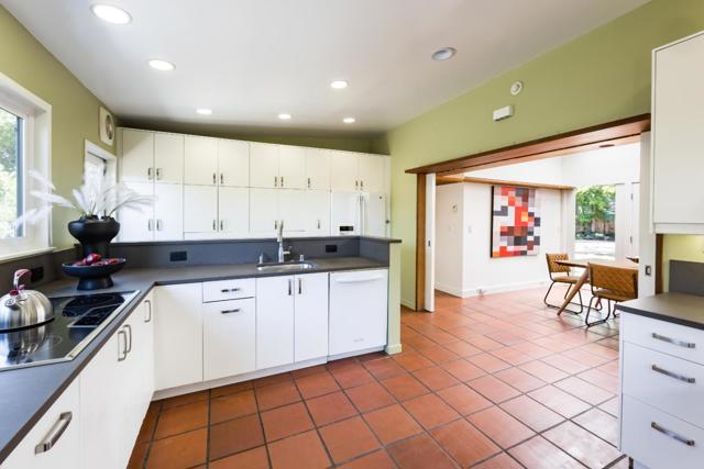 876 Southampton Drive, Palo Alto CA: https://media.crmls.org/mediaz/0777f3d1-4d14-4234-8d5b-4c8c8dd1ba37.jpg