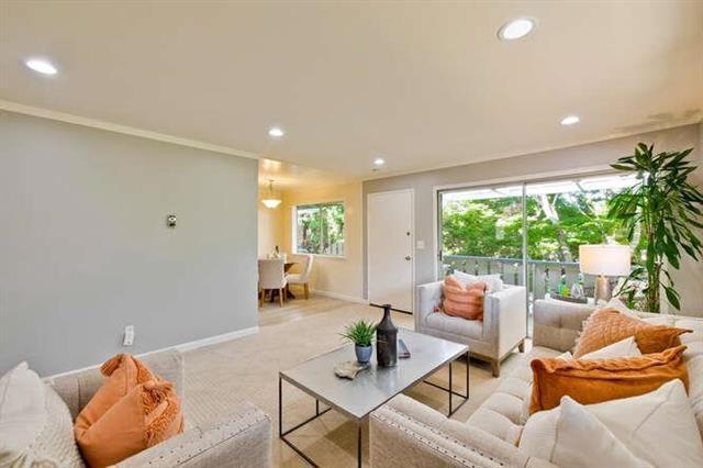 597 Valley Forge Way, Campbell CA: https://media.crmls.org/mediaz/07782999-9436-4a95-bb1b-8119b2891e3f.jpg