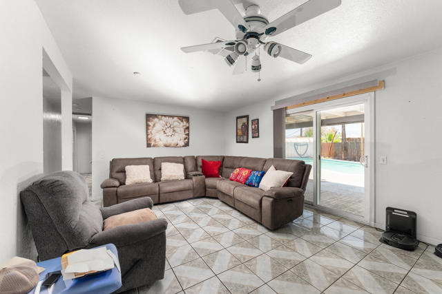 83307 Tourmaline Avenue, Indio CA: https://media.crmls.org/mediaz/0778a063-6d0a-4c12-8206-53300ff5f062.jpg