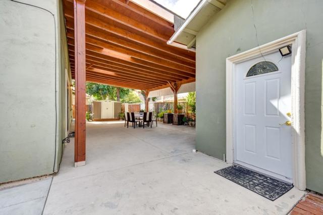 895 Greenwich Drive, Gilroy CA: https://media.crmls.org/mediaz/0778ea4a-cb70-415a-bba5-f763c517b6c5.jpg