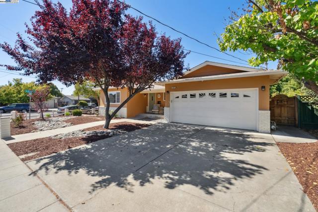 457 Coleen St, Livermore CA: https://media.crmls.org/mediaz/0779073d-3da0-4343-83f7-a0be782b133d.jpg