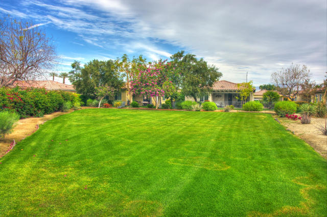 82087 Hopkins Drive, Indio CA: https://media.crmls.org/mediaz/07790811-8b20-4e7d-b1ad-9f2c2c043352.jpg