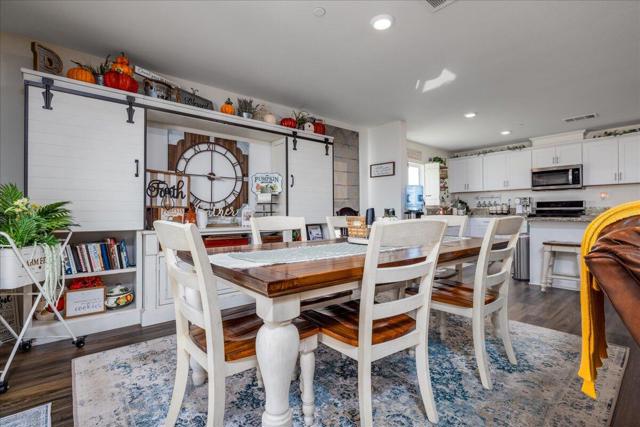 15-Dining Room