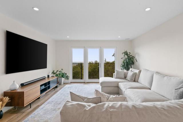 17808 Tourney Road, Los Gatos CA: https://media.crmls.org/mediaz/077a8696-65f3-46e4-80c6-17c63e611da3.jpg