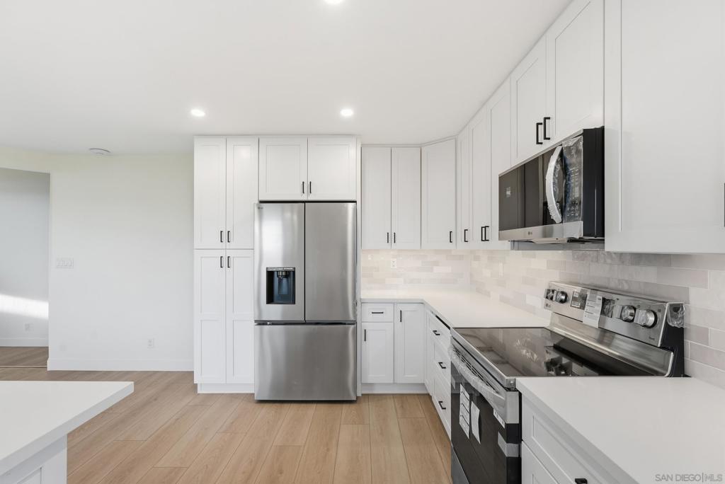 934 Candlelight Place - photo 17