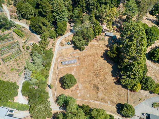 530 Flume Road, Aptos CA: https://media.crmls.org/mediaz/077b1932-e20a-4a8b-9ef5-14ad03a46cac.jpg