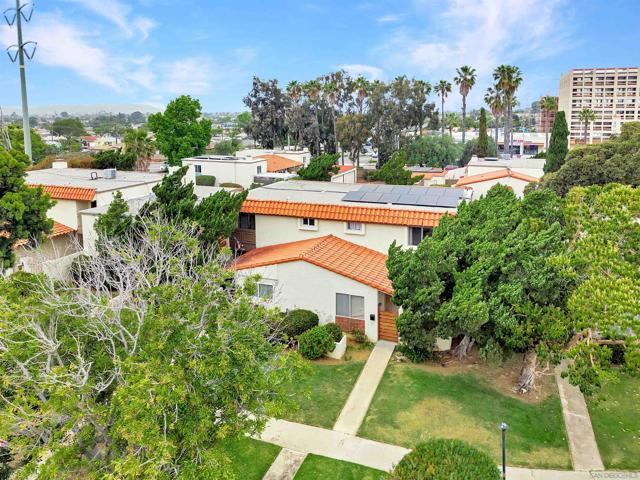 4186 Balboa Way, Clairemont Mesa CA: https://media.crmls.org/mediaz/077c0a84-8f99-4bf7-8d53-bd151468160a.jpg