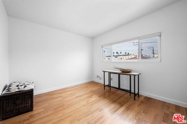 1225 Washington Avenue, Santa Monica CA: https://media.crmls.org/mediaz/077c814e-3ce4-4904-8180-1184539ca0a5.jpg