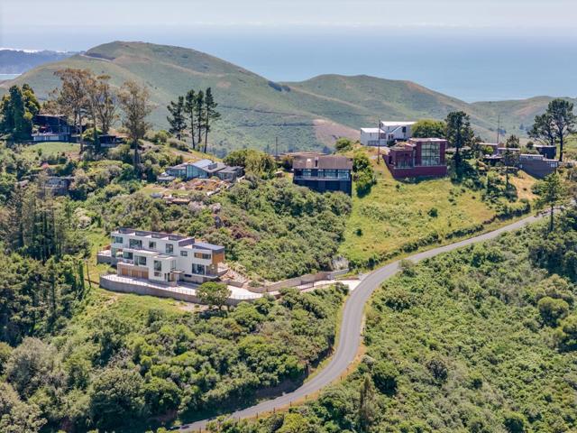 3 Wolfback Ridge Road, Sausalito CA: https://media.crmls.org/mediaz/077d4a80-6b26-43f1-99d6-f9ee36318b37.jpg