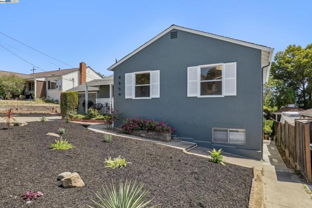 4859 Seaview Ave, Castro Valley CA: https://media.crmls.org/mediaz/077de413-0852-43f4-b775-5a5977809bd9.jpg