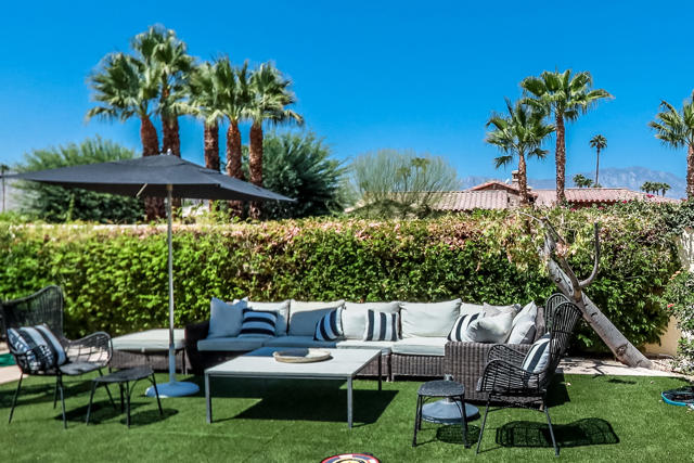 16 Villaggio Place, Rancho Mirage CA: https://media.crmls.org/mediaz/077dfab9-03d2-4fe0-945e-5d0053842c4f.jpg
