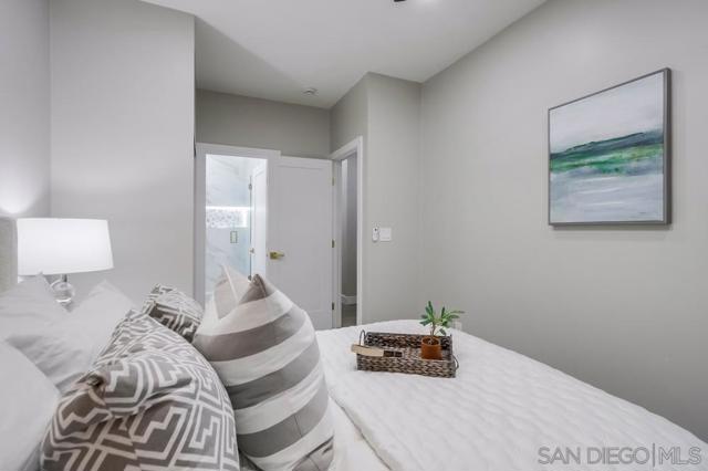 3122 Newell St, San Diego CA: https://media.crmls.org/mediaz/077e98e7-2f7f-4ac2-a223-27fd34da8406.jpg