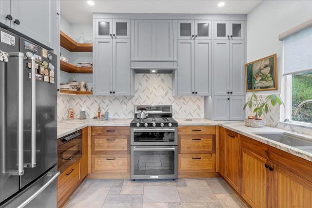1711 Trout Gulch Road, Aptos CA: https://media.crmls.org/mediaz/077ecb06-155a-482e-8b9d-d53eaff8e44e.jpg