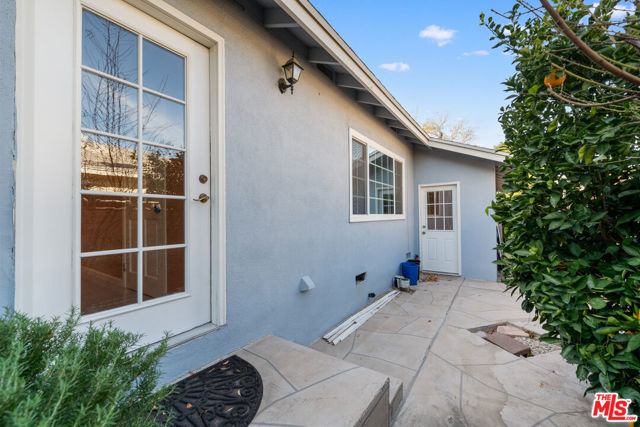 16900 Mayall Street, North Hills CA: https://media.crmls.org/mediaz/077f3f01-90e0-4944-8961-46f9e15b9078.jpg