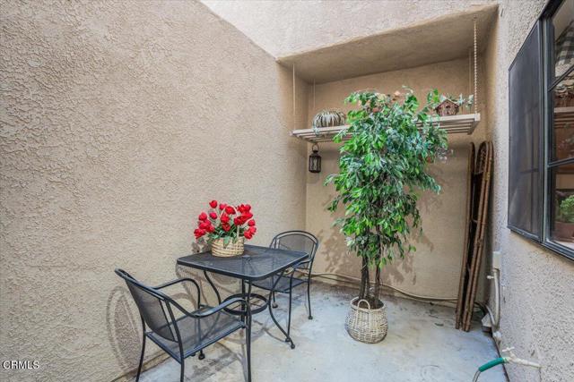 Detail Gallery Image 15 of 17 For 234 Country Club Dr #C,  Simi Valley,  CA 93065 - 2 Beds | 2/1 Baths